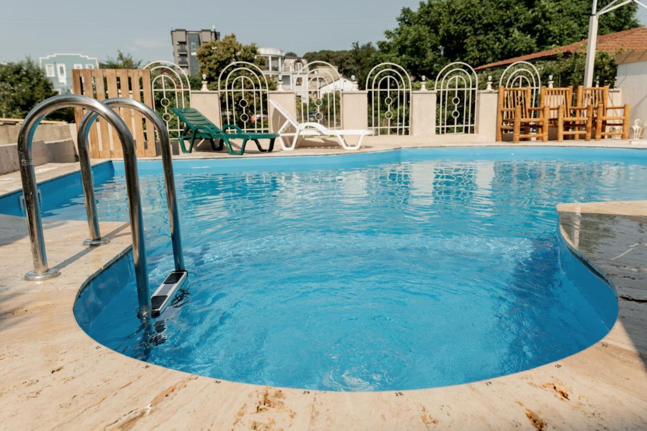 Guest House Sofia Кобулети Екстериор снимка