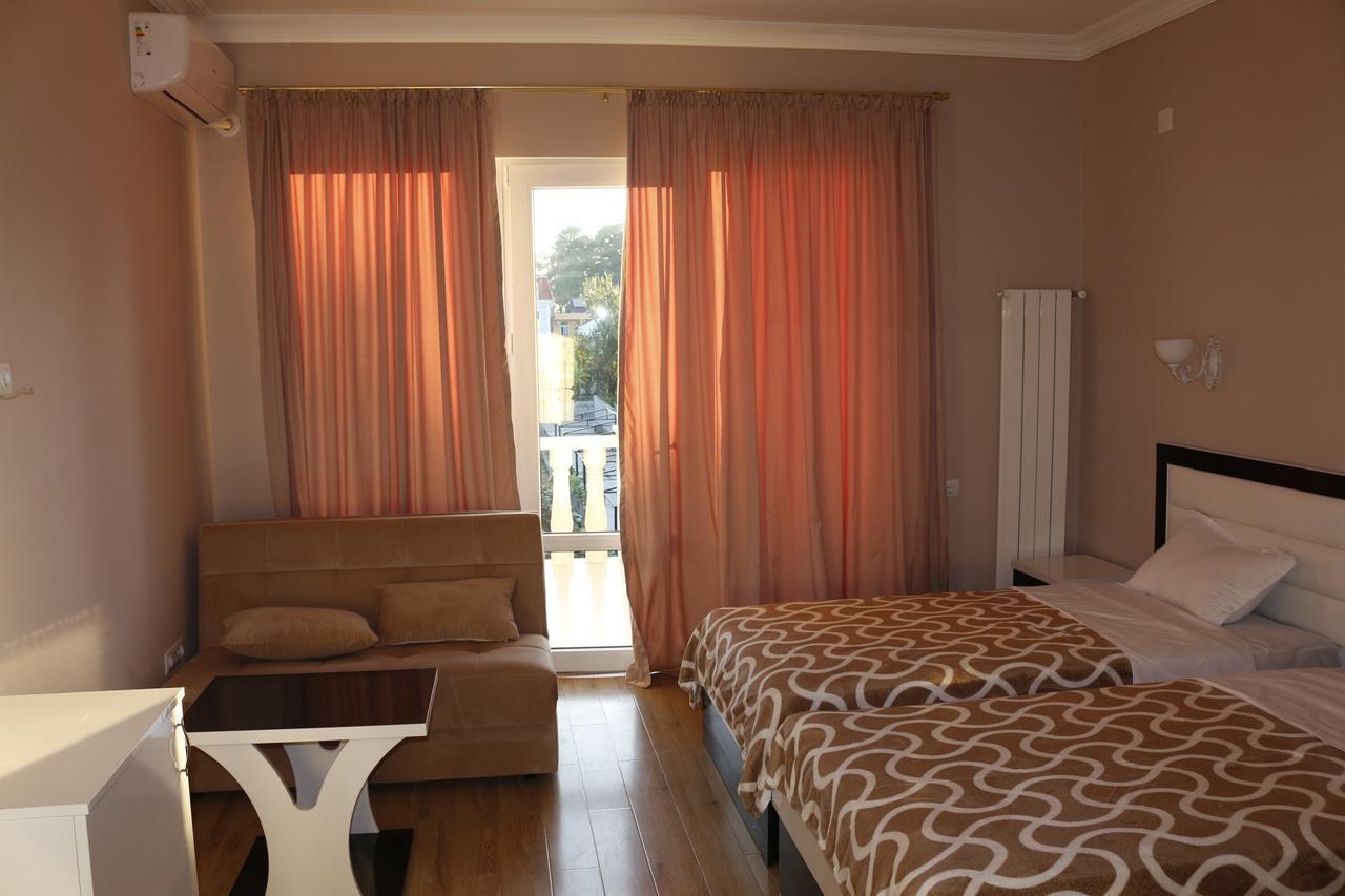Guest House Sofia Кобулети Екстериор снимка
