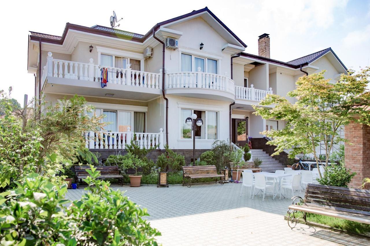 Guest House Sofia Кобулети Екстериор снимка